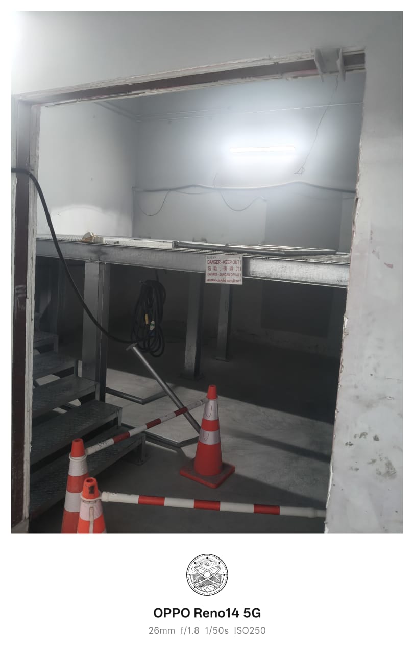 Modular steel platform framework with grating and safety kickplates